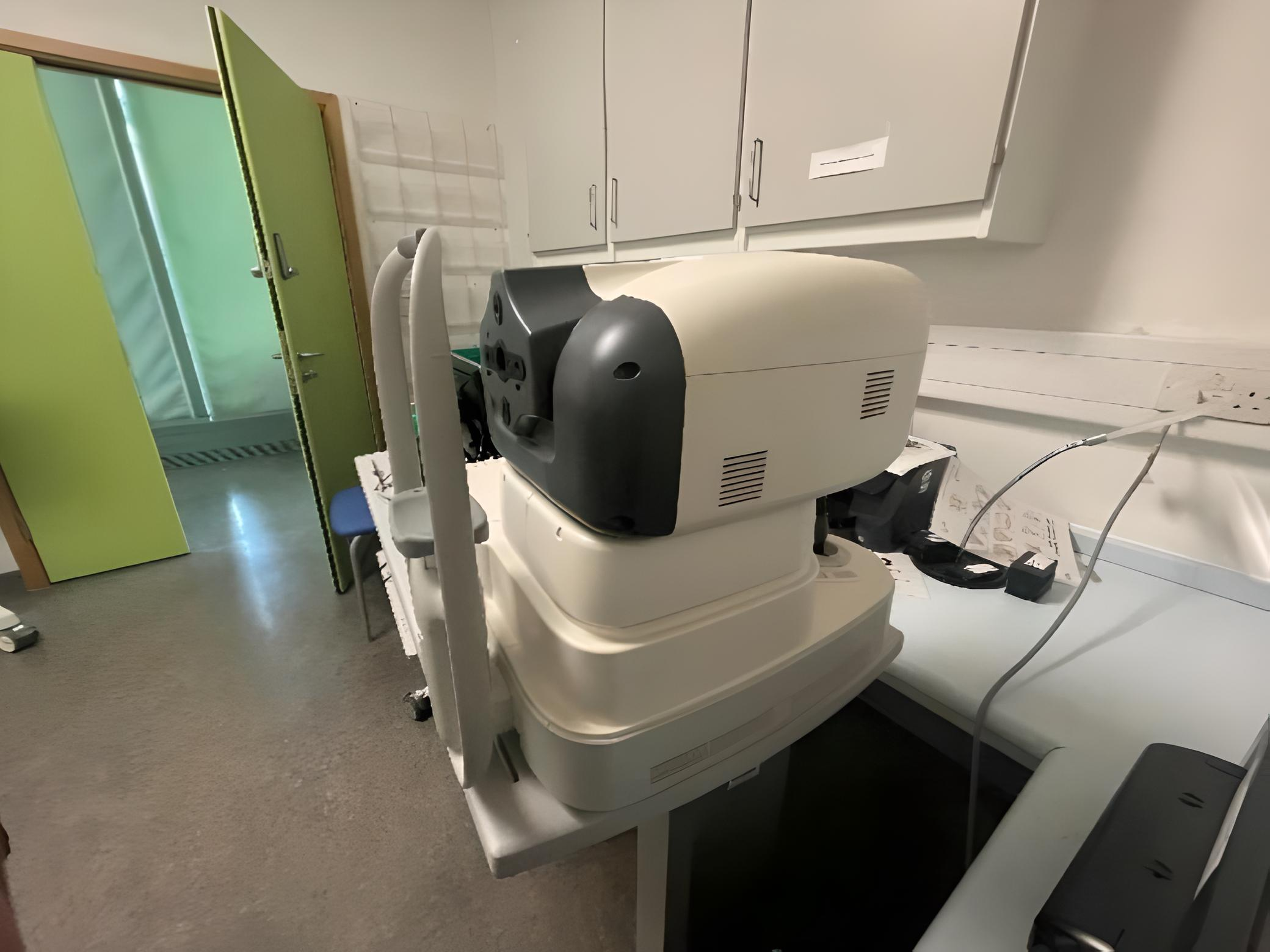 Ophthalmological equipment 
