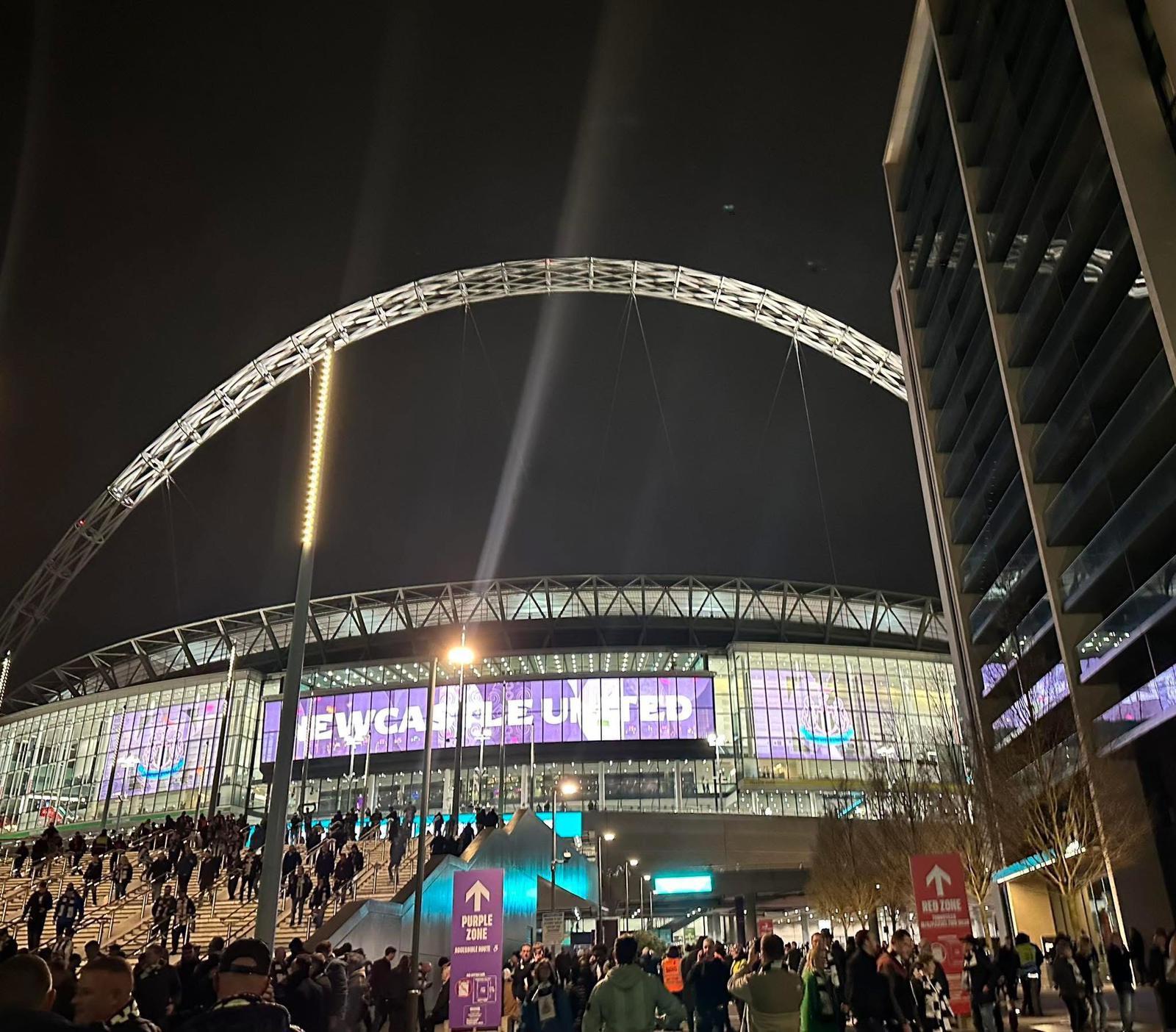 Photo of Wembley Stadium at night